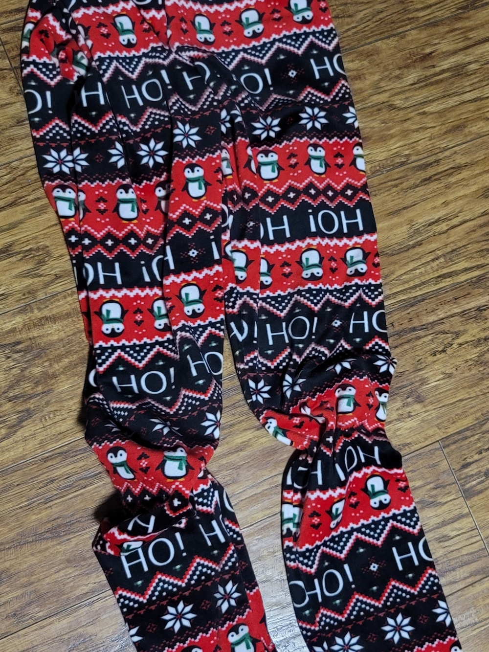 No Boundaries Red and Black Penguin Velvety Leggings XL